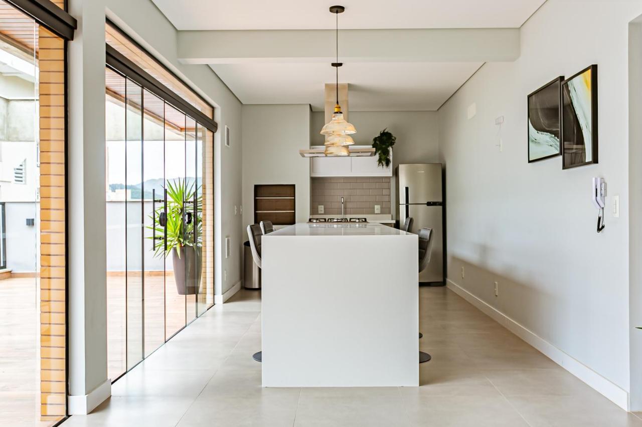 Studio Moderno Com Vaga, Proximo A Lagoa Da Conceicao - Trindade Florianopolis Exterior photo